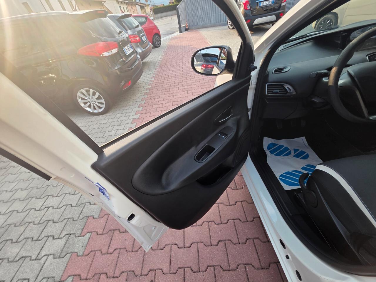 Lancia Ypsilon 1.2 69cv perfetta e garantita 12 mesi