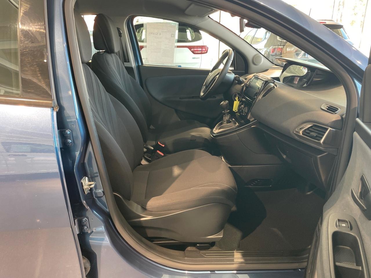 Lancia Ypsilon 1.0 FireFly 5 porte S&S Hybrid Gold
