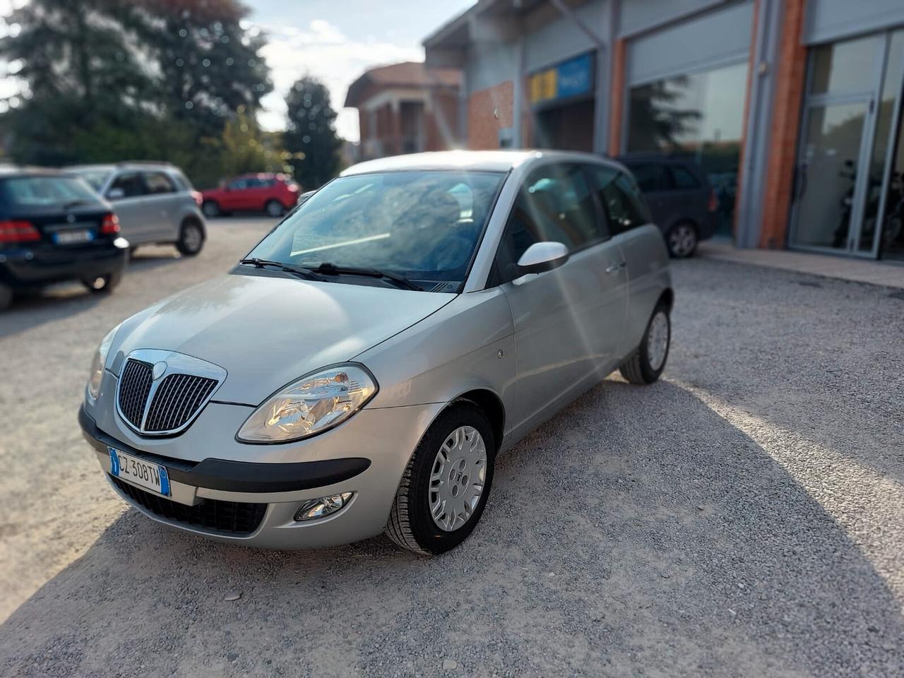 Lancia Ypsilon 1.2 16V UNICO PROPRIETARIO OK NEOPATENTATI