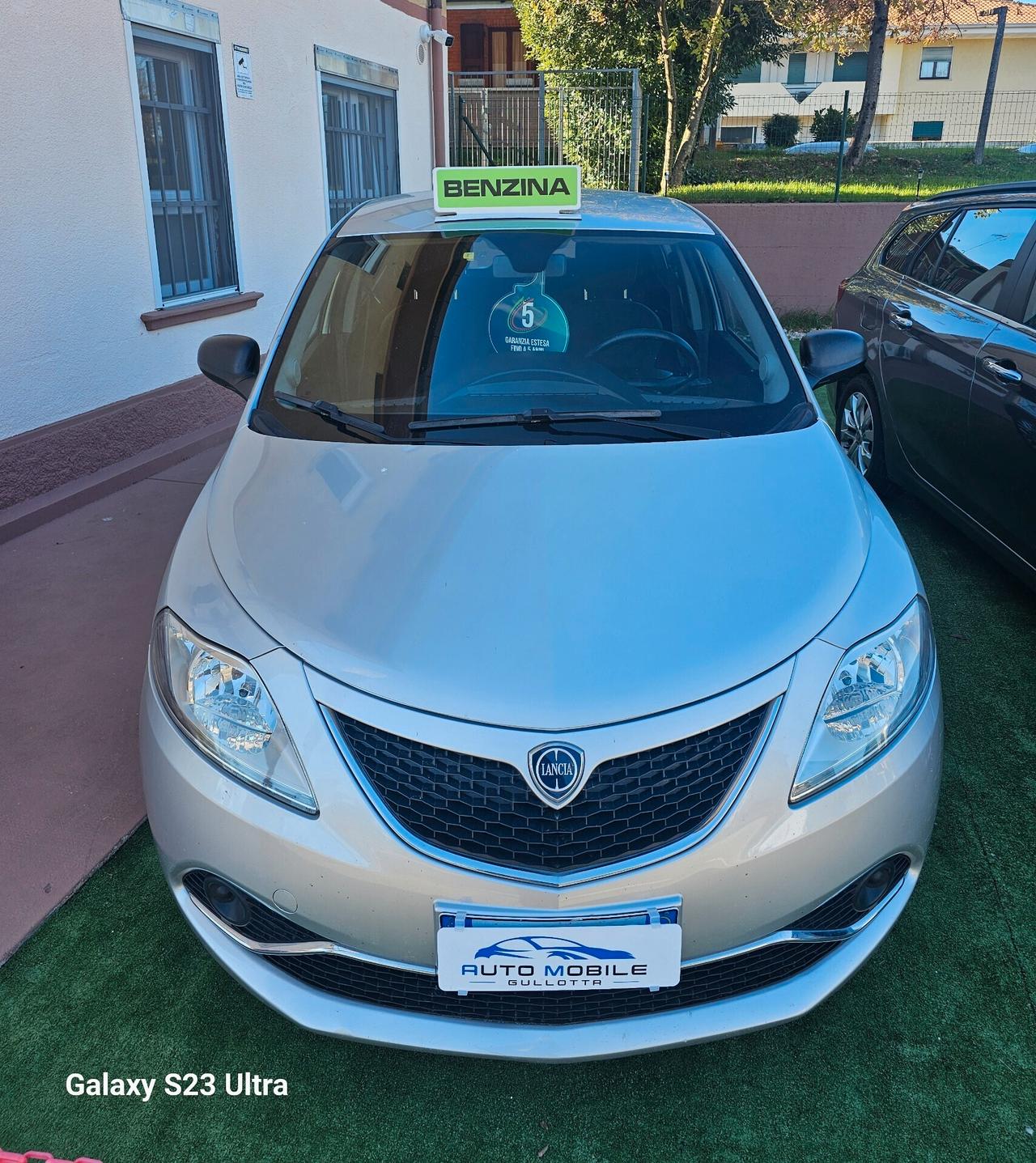 Lancia Ypsilon 1.2 69 CV 5 porte Silver