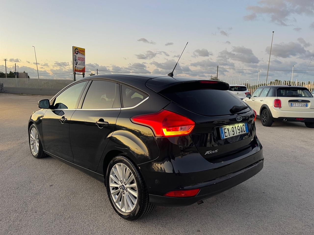 FORD FOCUS 1.0 125CV BERLINA TITANIUM FULL LED