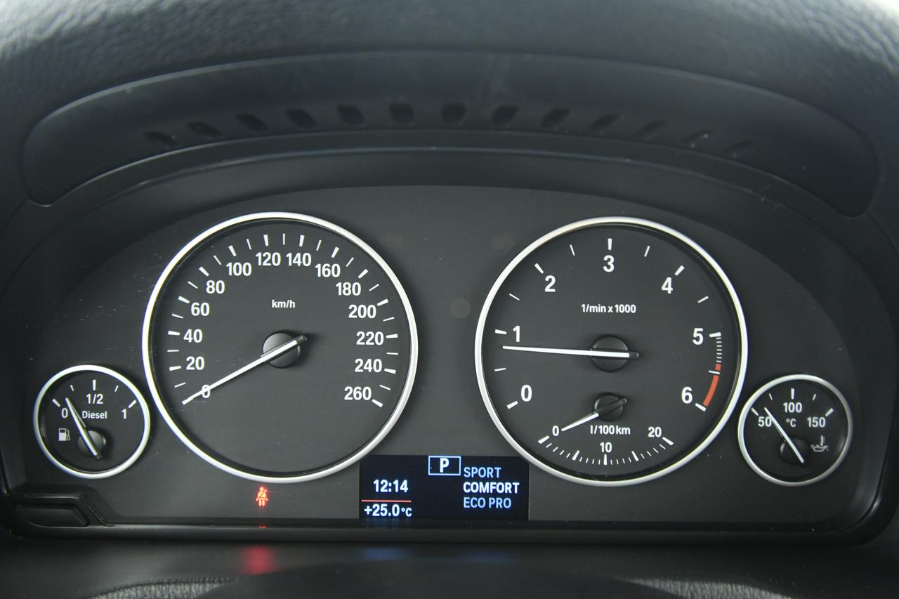 BMW X3 sdrive18d Business auto COMMERCIANTI+C17"