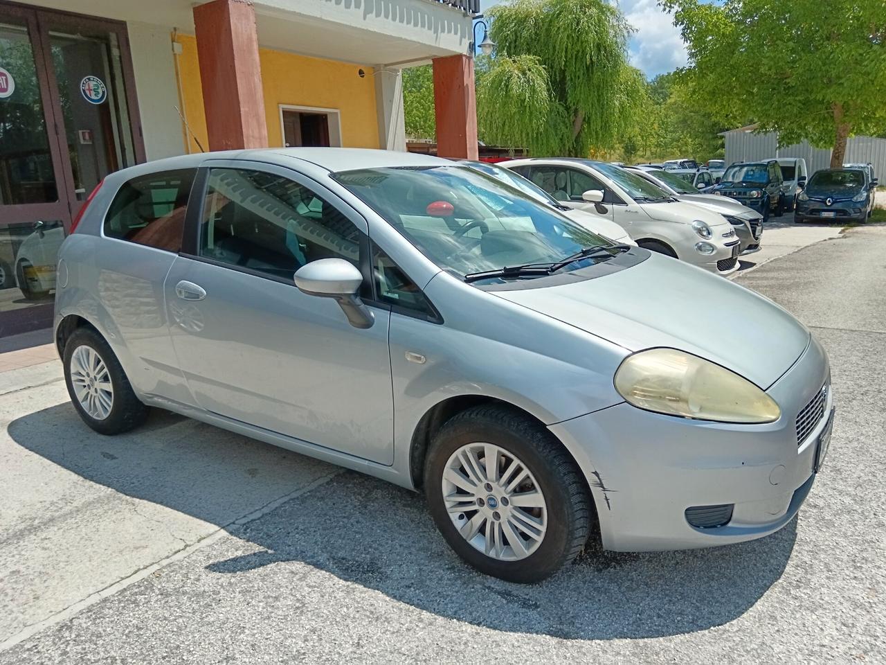 Fiat Grande Punto 1.3 MJT 90CV AUTOCARRO 4 POSTI