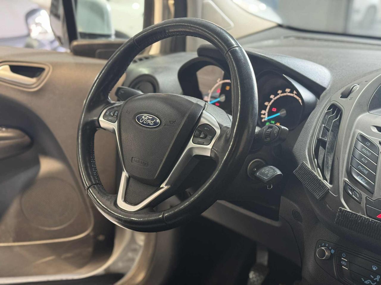 Ford Tourneo Courier 1.5 TDCI FURGONE VETRATO 5PO