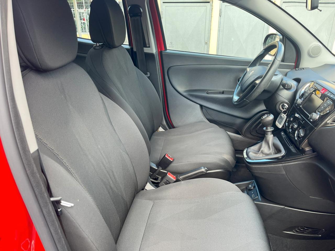 Lancia Ypsilon 1.2 69 CV 5 porte Gold