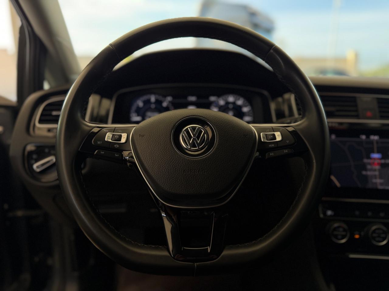 Volkswagen Golf 1.6 TDI 115 CV DSG COCKPIT