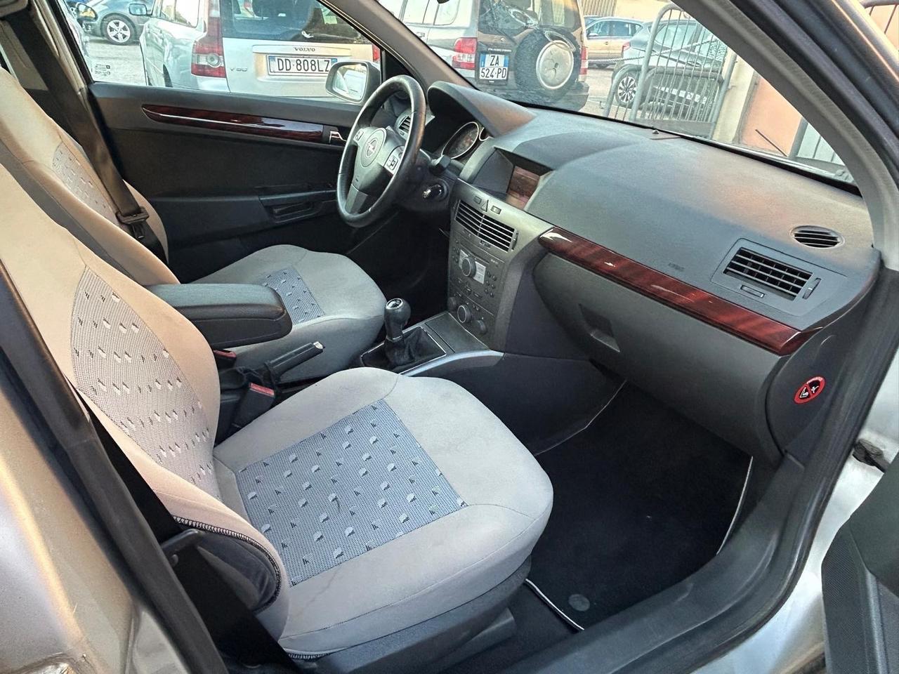 Opel Astra 1.7CDTI 101CV 5P Berlina Cosmo Neopatentati