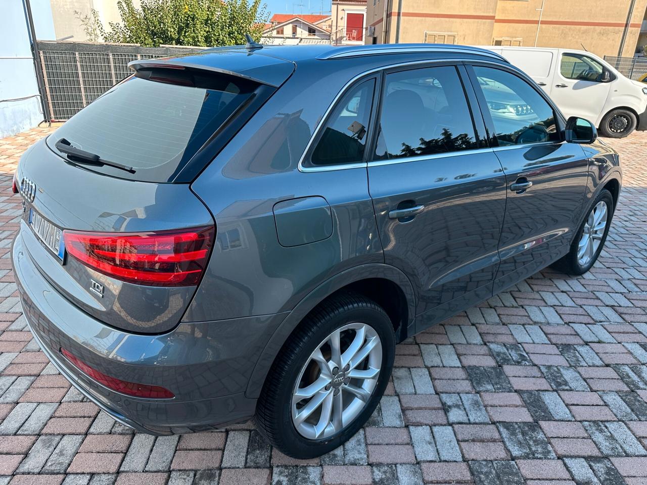 Audi Q3 2.0 TDI quattro S tronic Advanced S-line