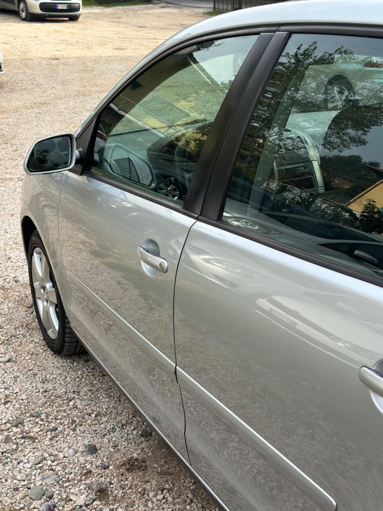 Volkswagen POLO 1.4/80CV TDI 5P SPORTLINE NEOPAT
