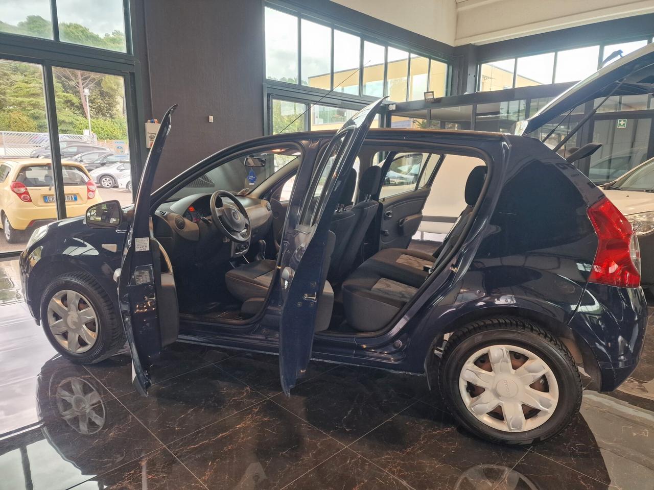 Dacia Sandero 1.2 16V Lauréate, 120 mila chilometri