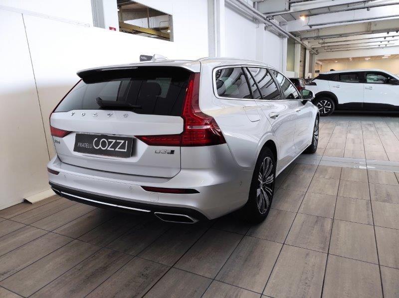 VOLVO V60 (2018-->) - V60 D3 AWD Geartronic Business