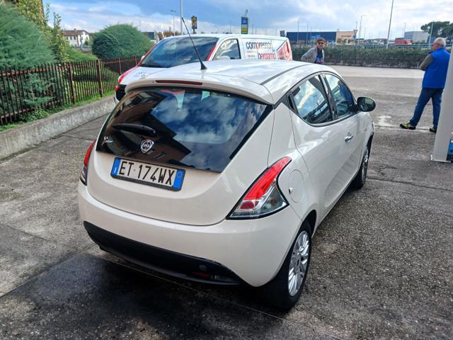 LANCIA Ypsilon 1.2 69 CV 5 porte VEICOLO PER COMMERCIANTI