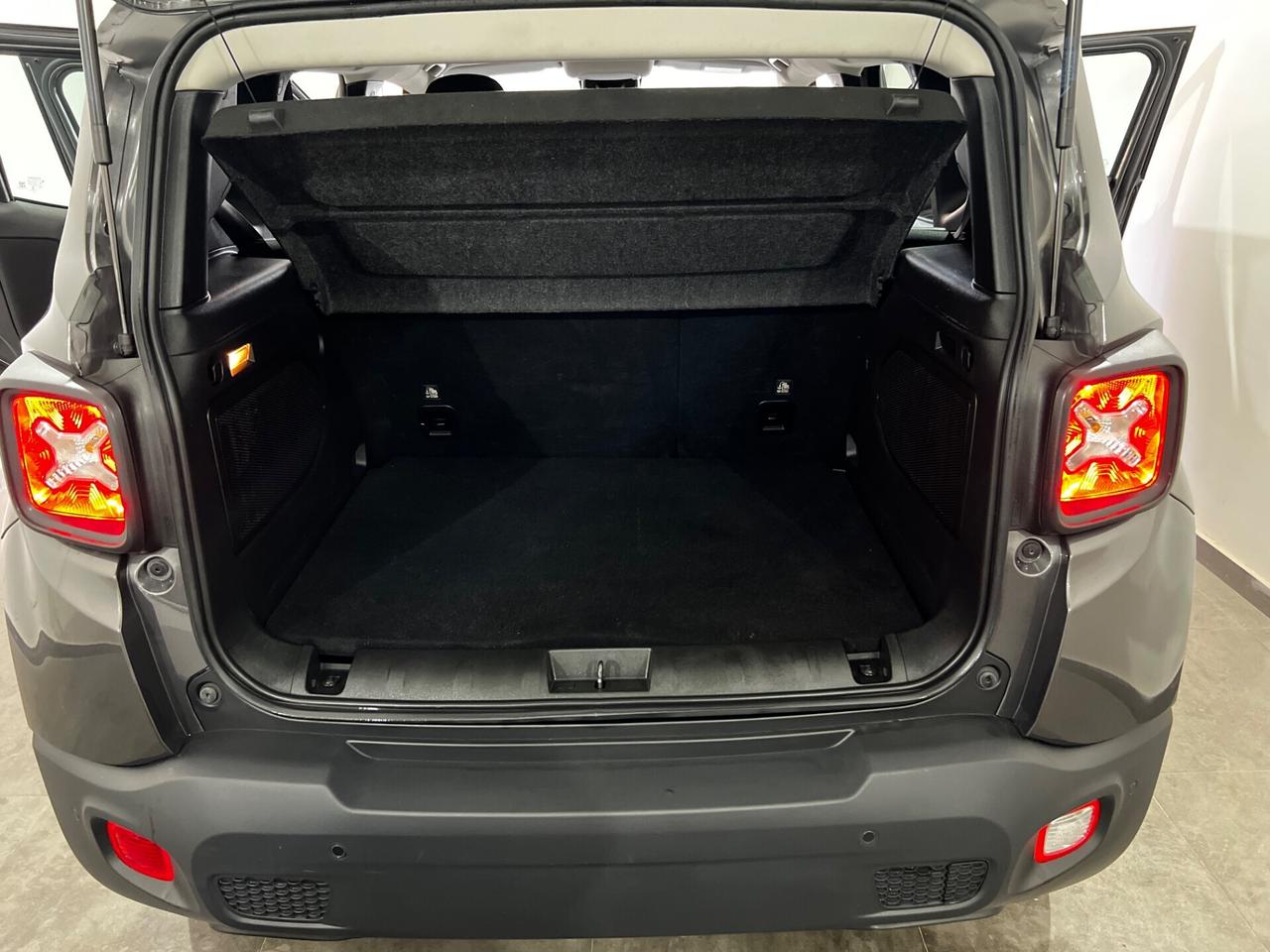 Jeep Renegade 1.6 Mjt DDCT 120 CV Night Eagle