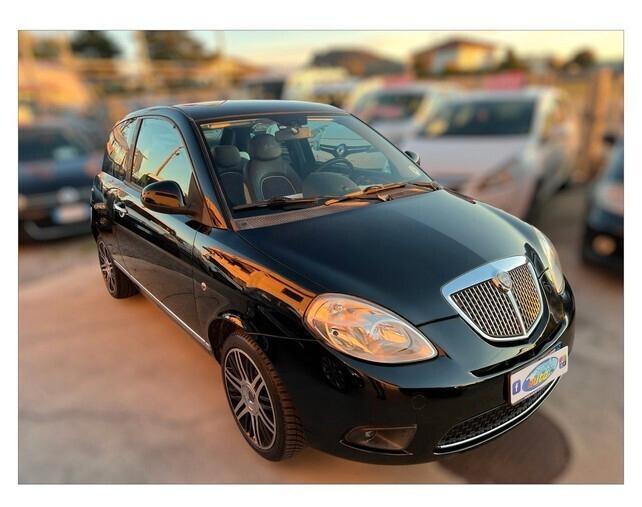 Lancia Ypsilon 1.3 MJT 75 CV Platinum