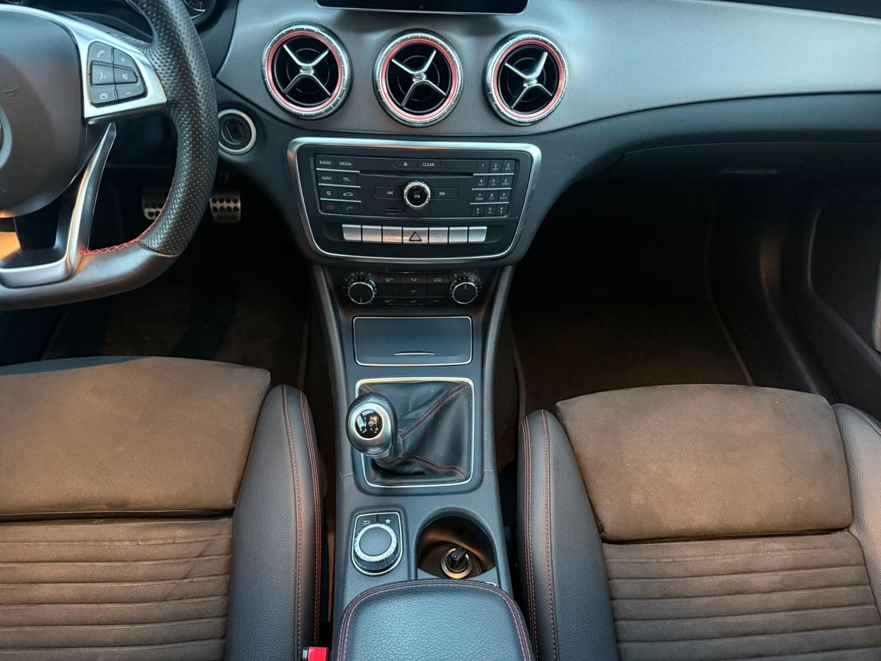 Mercedes-benz CLA 200 d Premium Amg 72000km