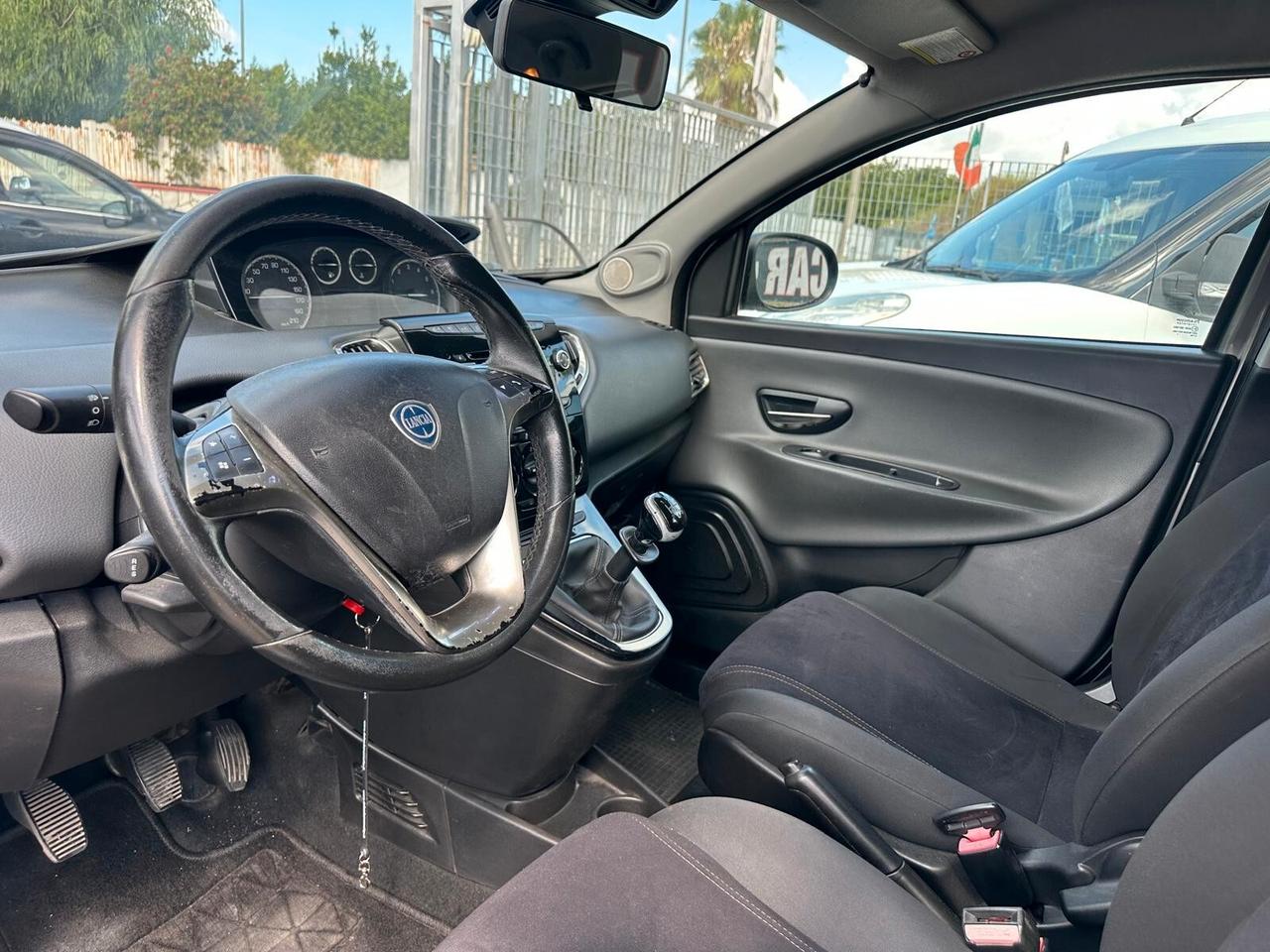 Lancia Ypsilon 1.2 69 CV 5 porte GPL Ecochic Gold-10/2012