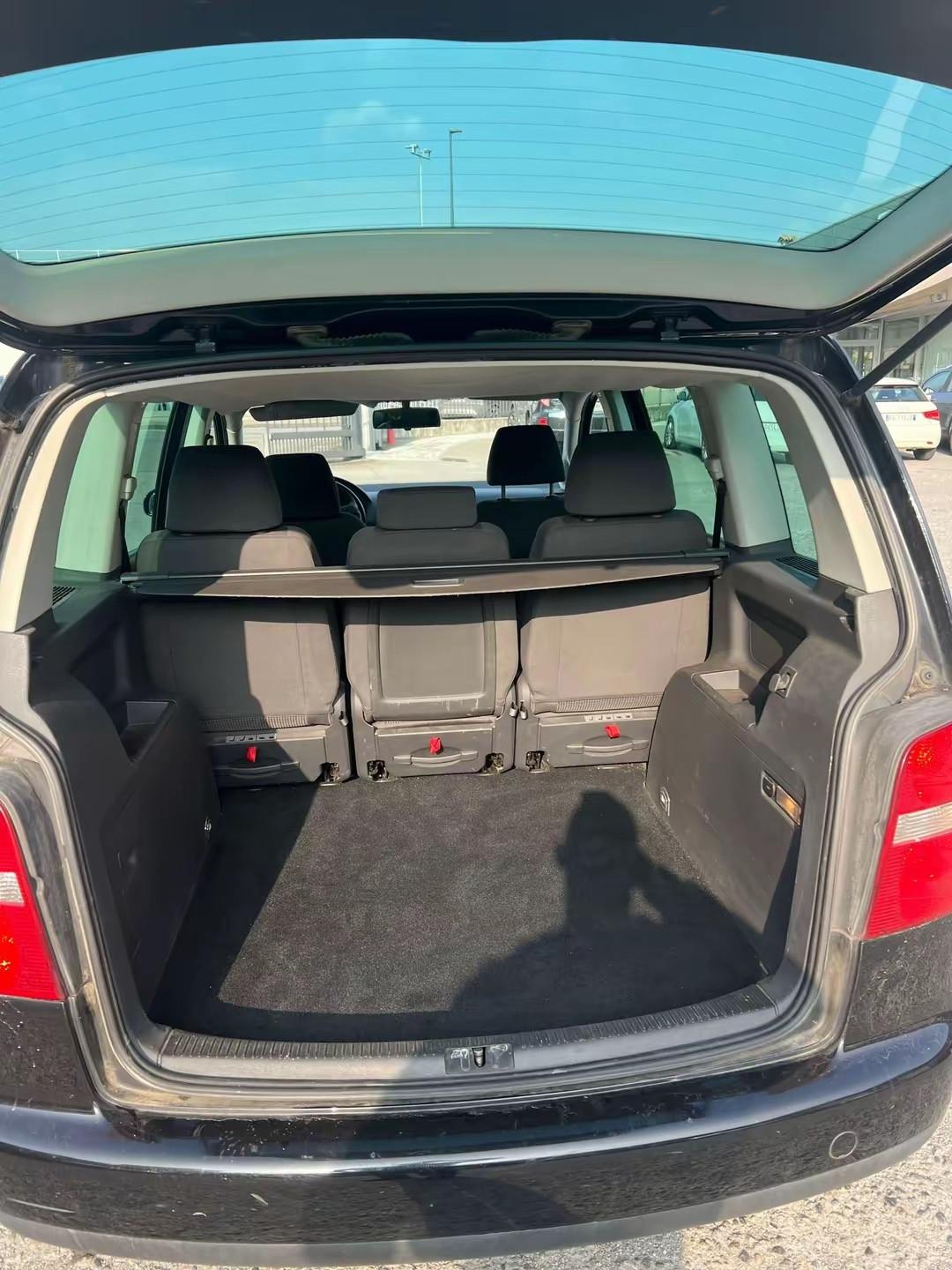 Volkswagen Touran 2.0 TDI DPF Highline