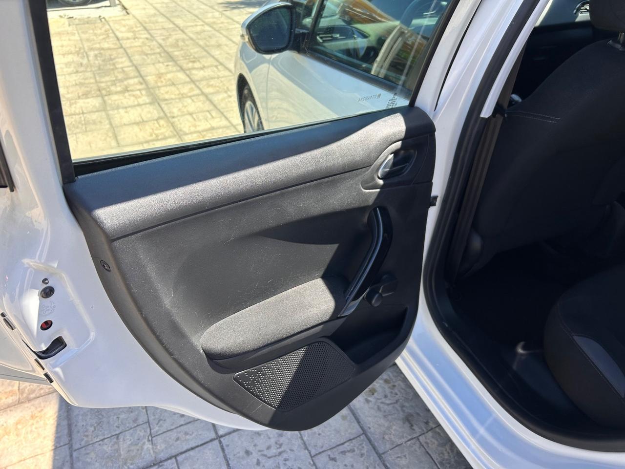 Peugeot 208 1.4 HDi 68 CV 5 porte Access