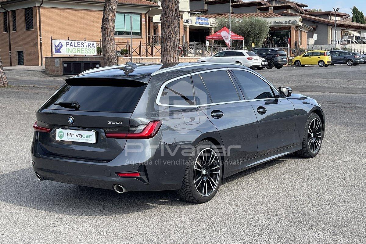 BMW 320i Touring Sport
