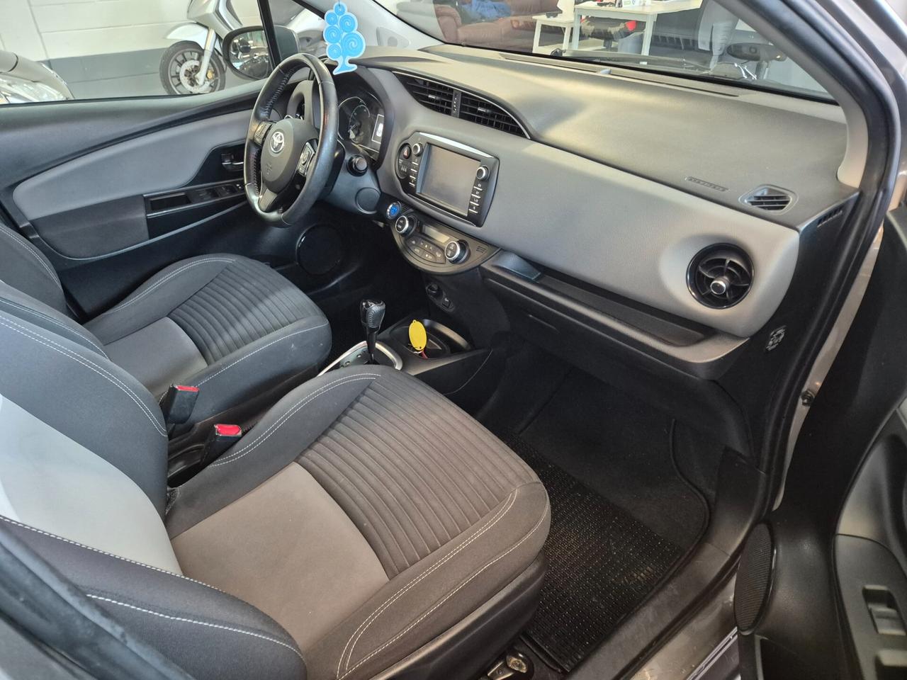 Toyota Yaris 1.5 Hybrid 5 porte Cool GRANDINATA