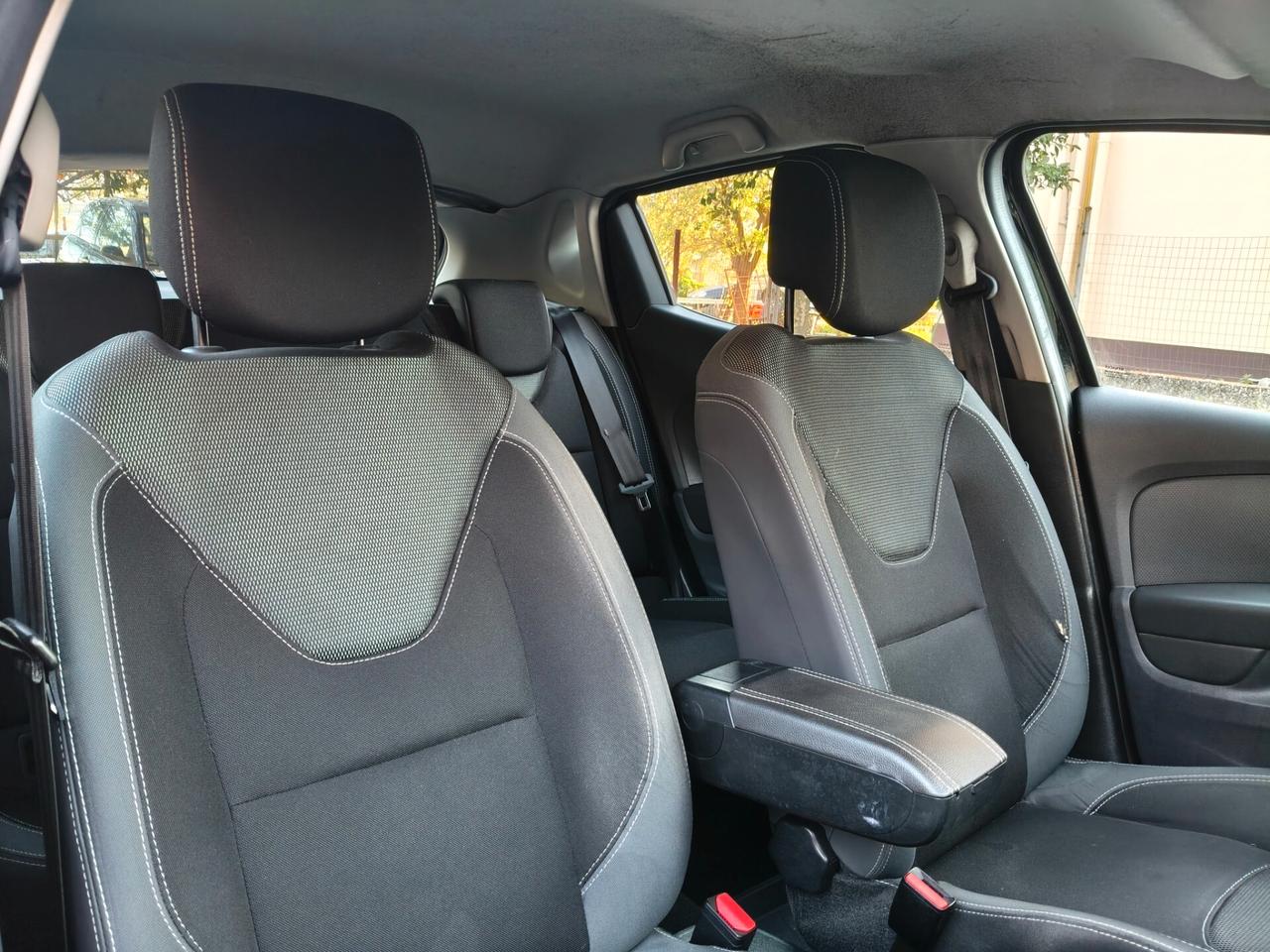 Renault Clio 1.2 FULL OPTIONAL 2017 KM 110