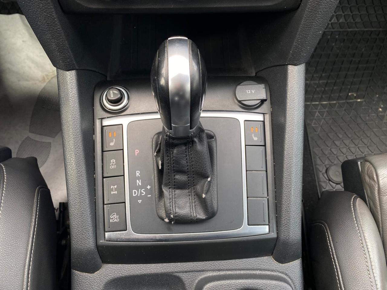 Volkswagen Amarok 3.0 V6 TDI 224 CV 4MOT.BMT permanente aut.DC Highline