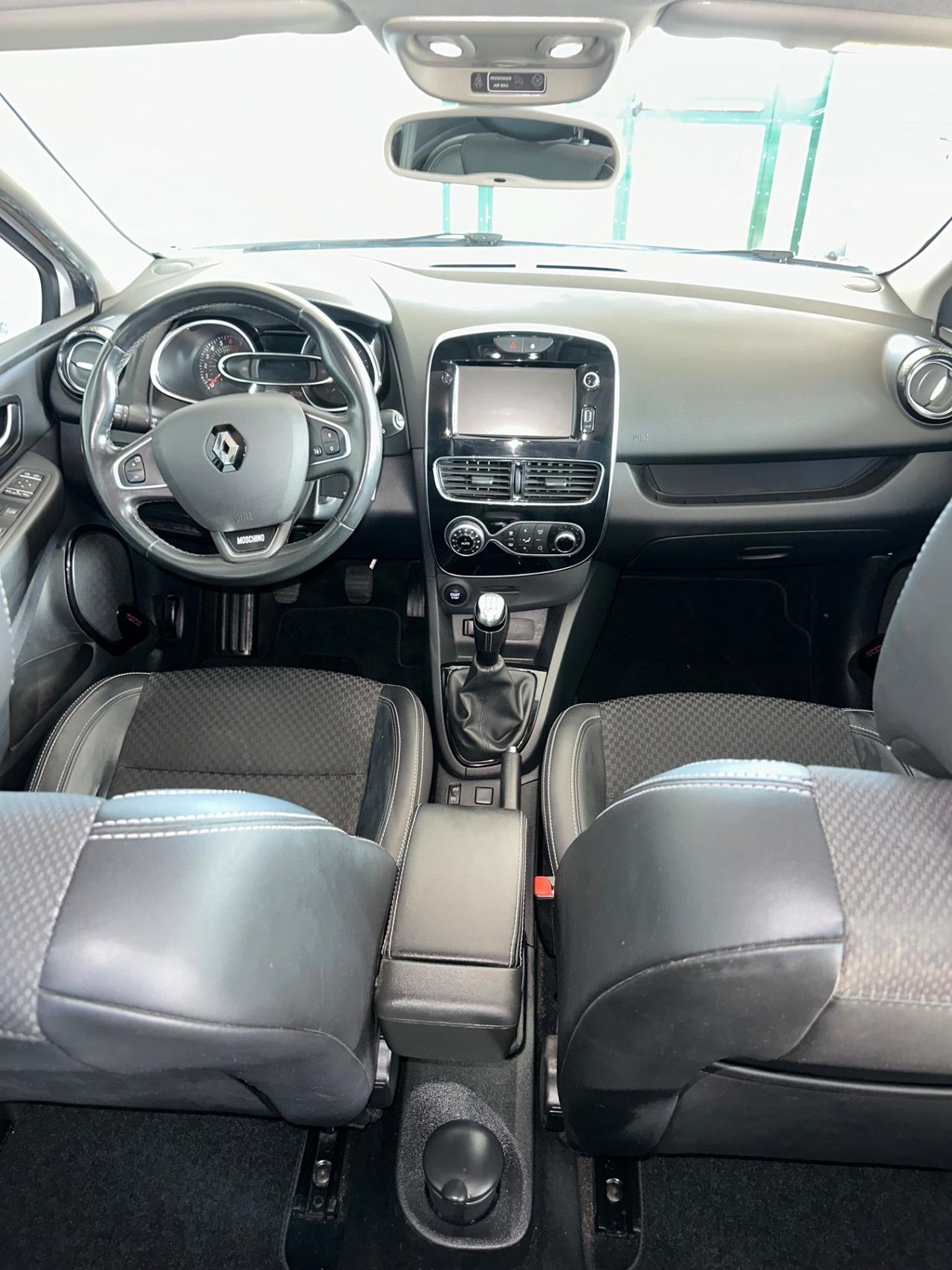Renault Clio TCe 12V 75 CV 5 porte Moschino Intens
