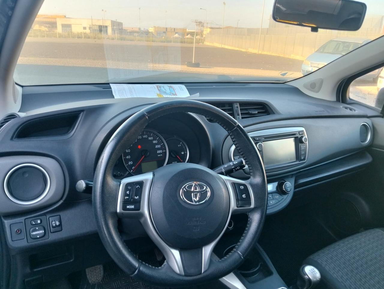 Toyota Yaris 1.3 5 porte Lounge