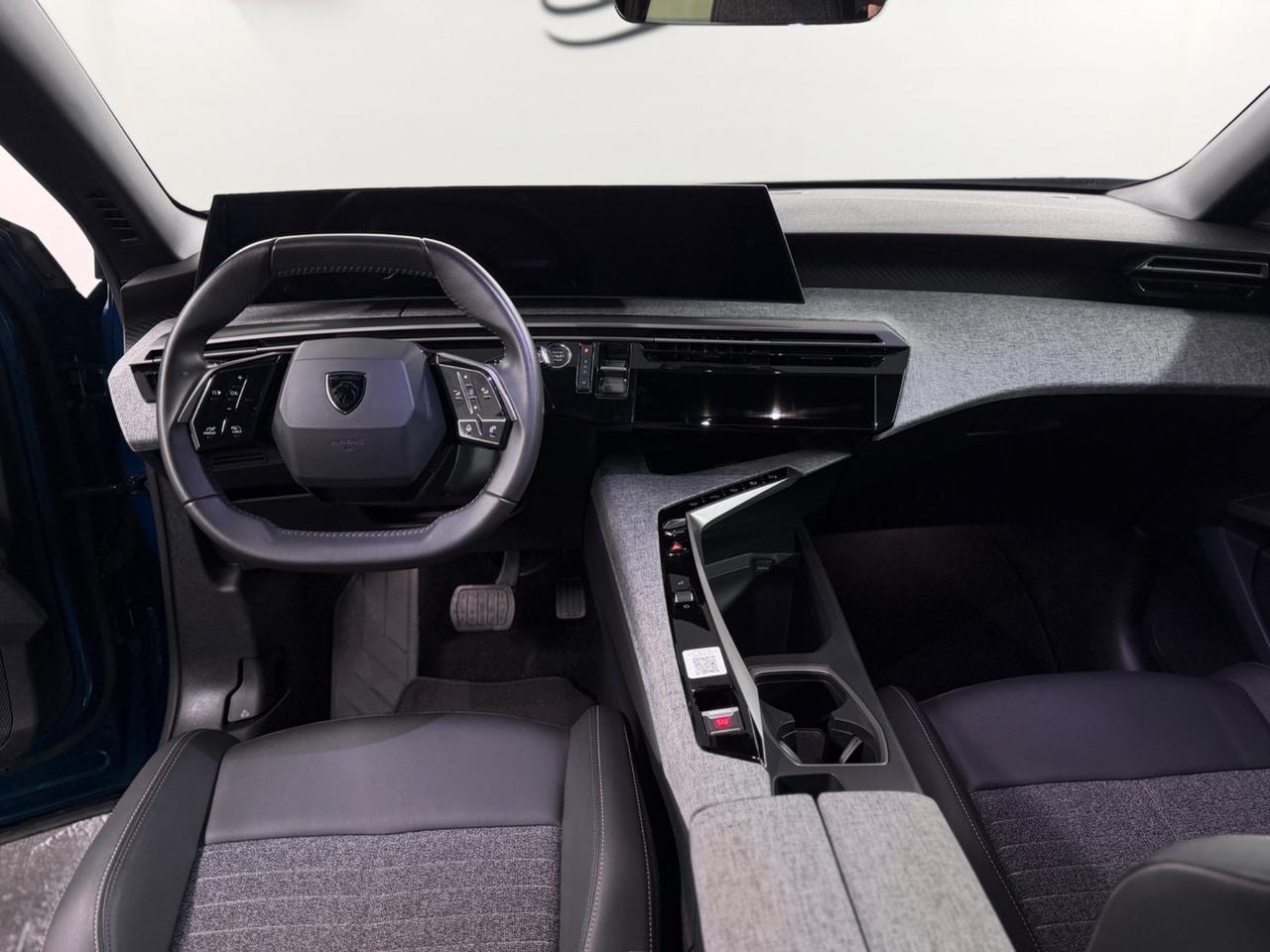 PEUGEOT 3008 FULL HYBRID (anno 2025)