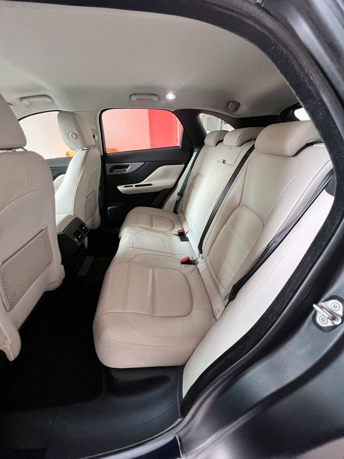 Jaguar F-Pace 2.0 D 180 CV AWD Pure
