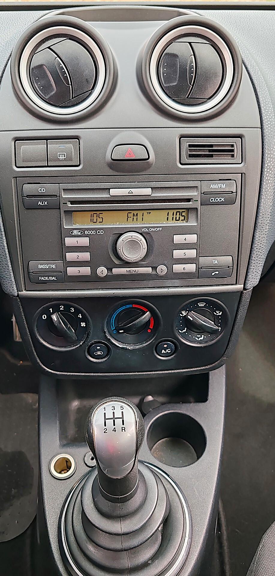 Ford Fiesta 1.2 16V 5p. Ghia OK NEOPATENTATI