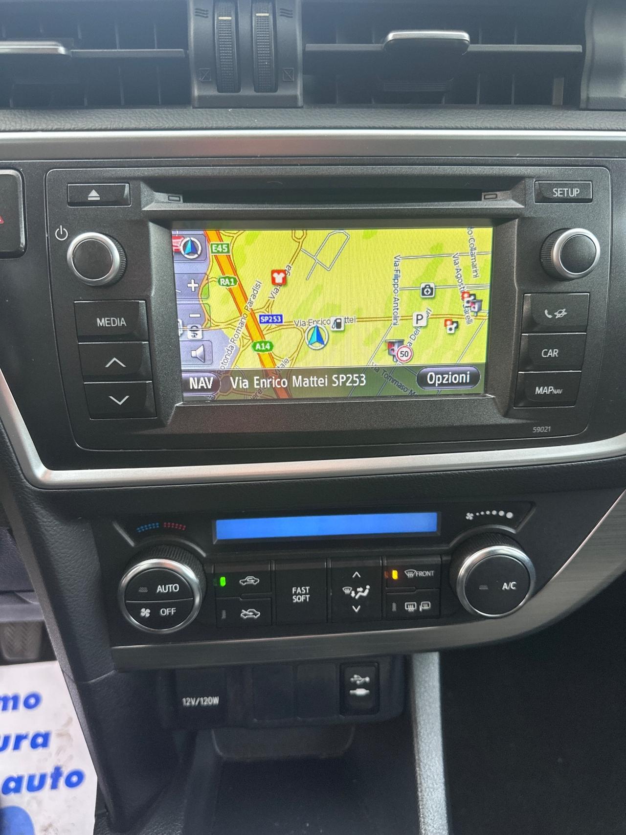 Toyota Auris Touring Sports 1.4 D-4D Lounge