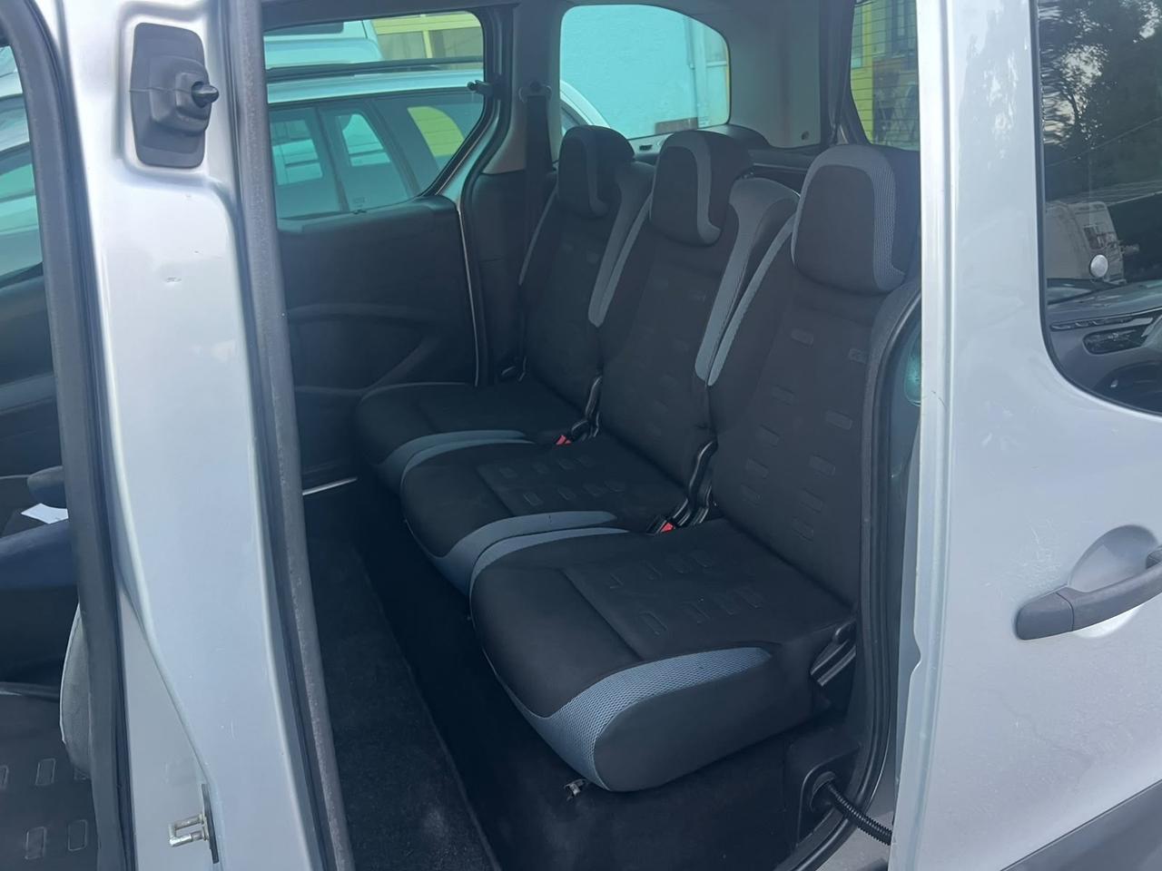 Citroen berlingo 5posti 1.6 HDi gancio traino Neopatentati