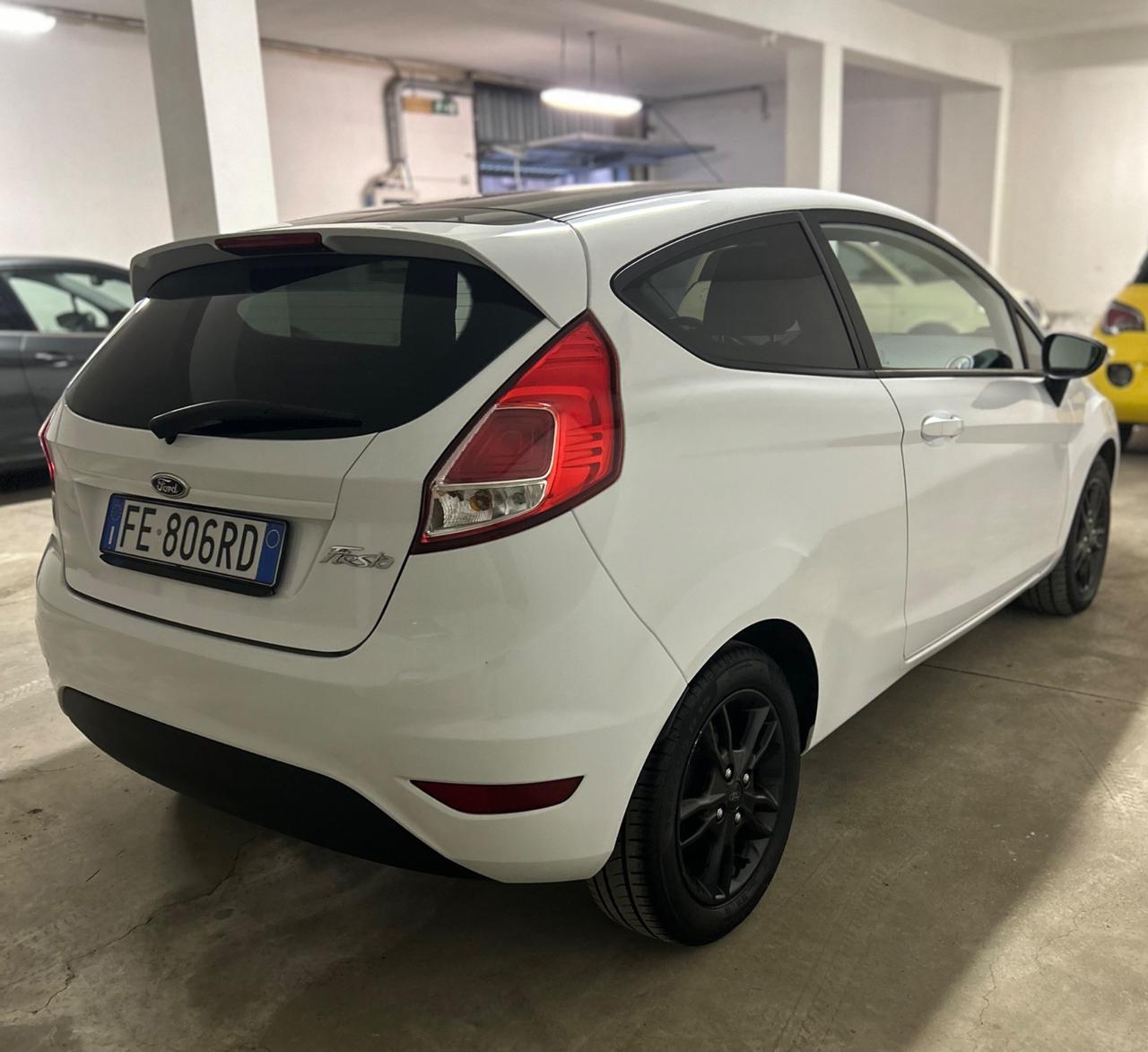 Ford Fiesta 1.5 TDCi 75CV 3 porte Black & White Edition