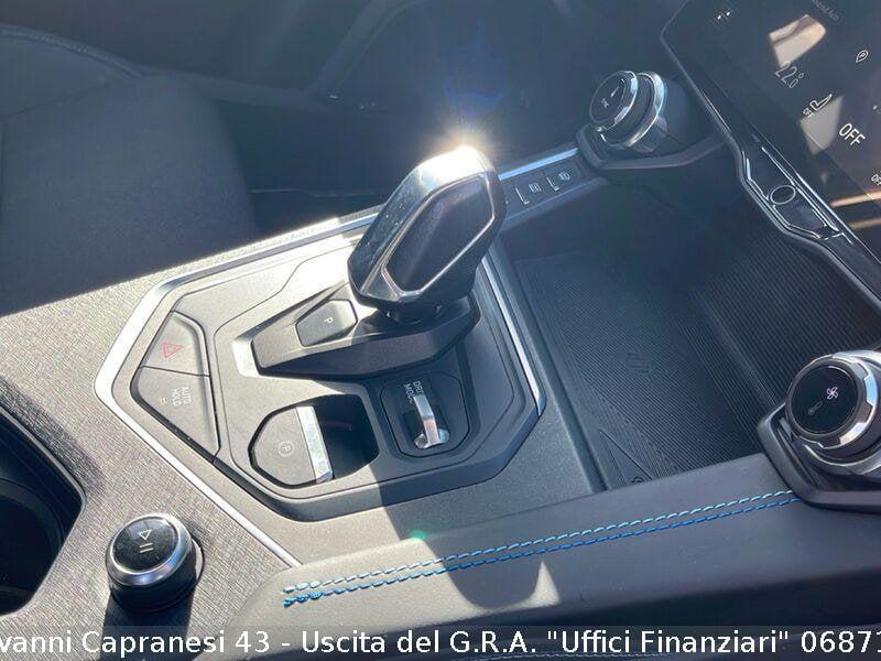 Lynk & Co 01 01 PHEV