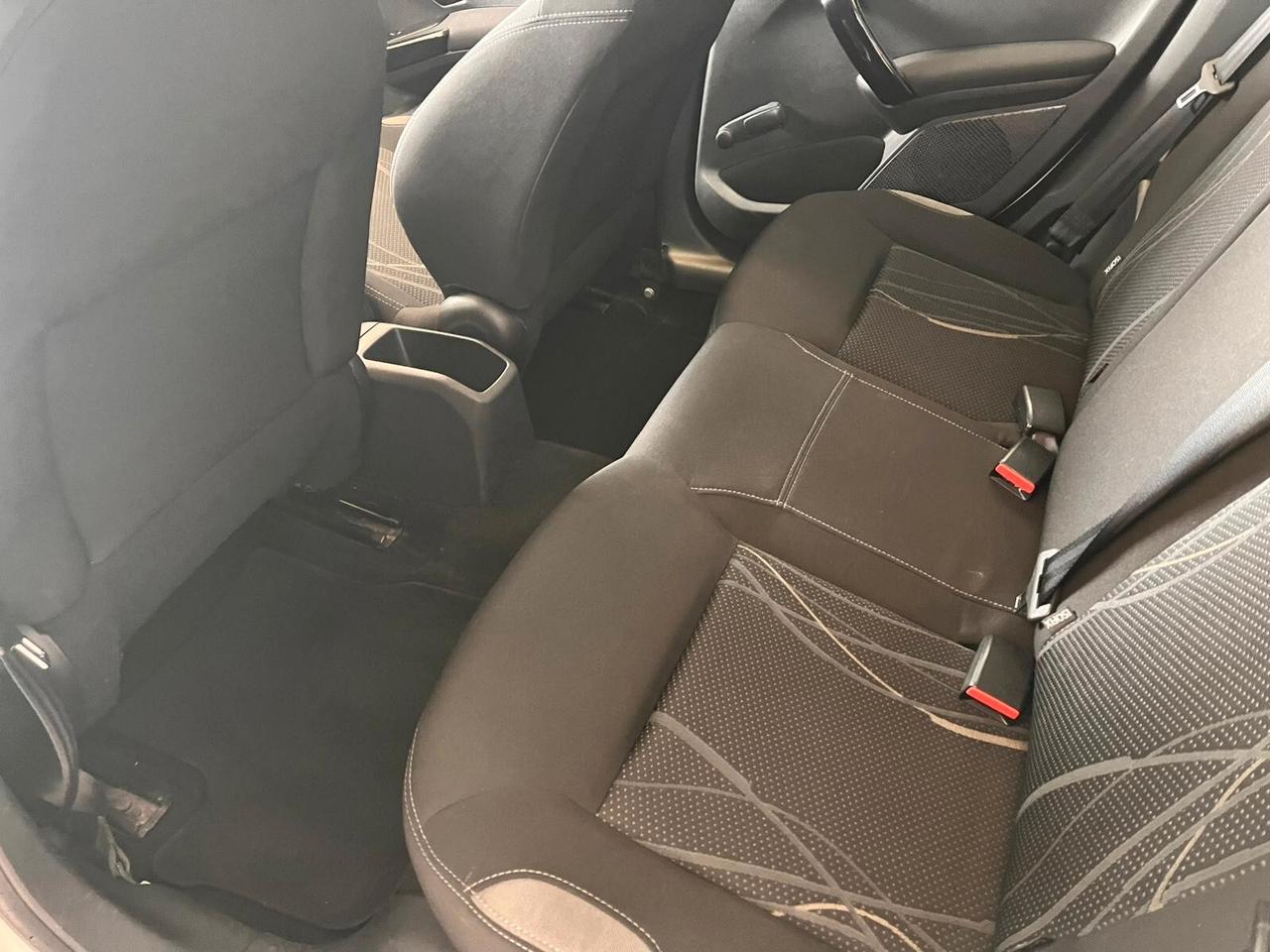 Peugeot 208 1.4 HDi 68 CV 5 porte Allure