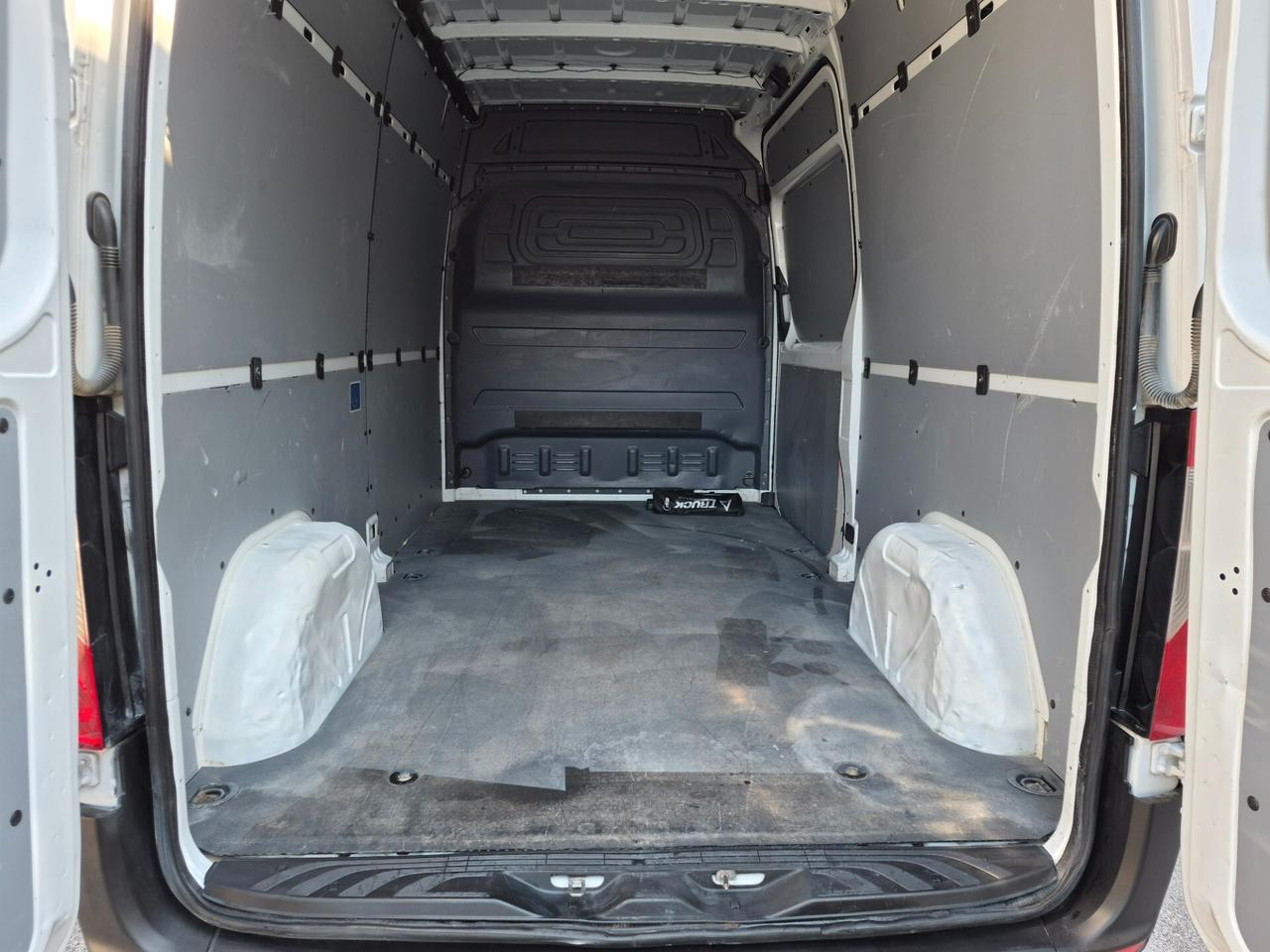 Mercedes Benz F39/35 311 CDI FWD TA Furgone