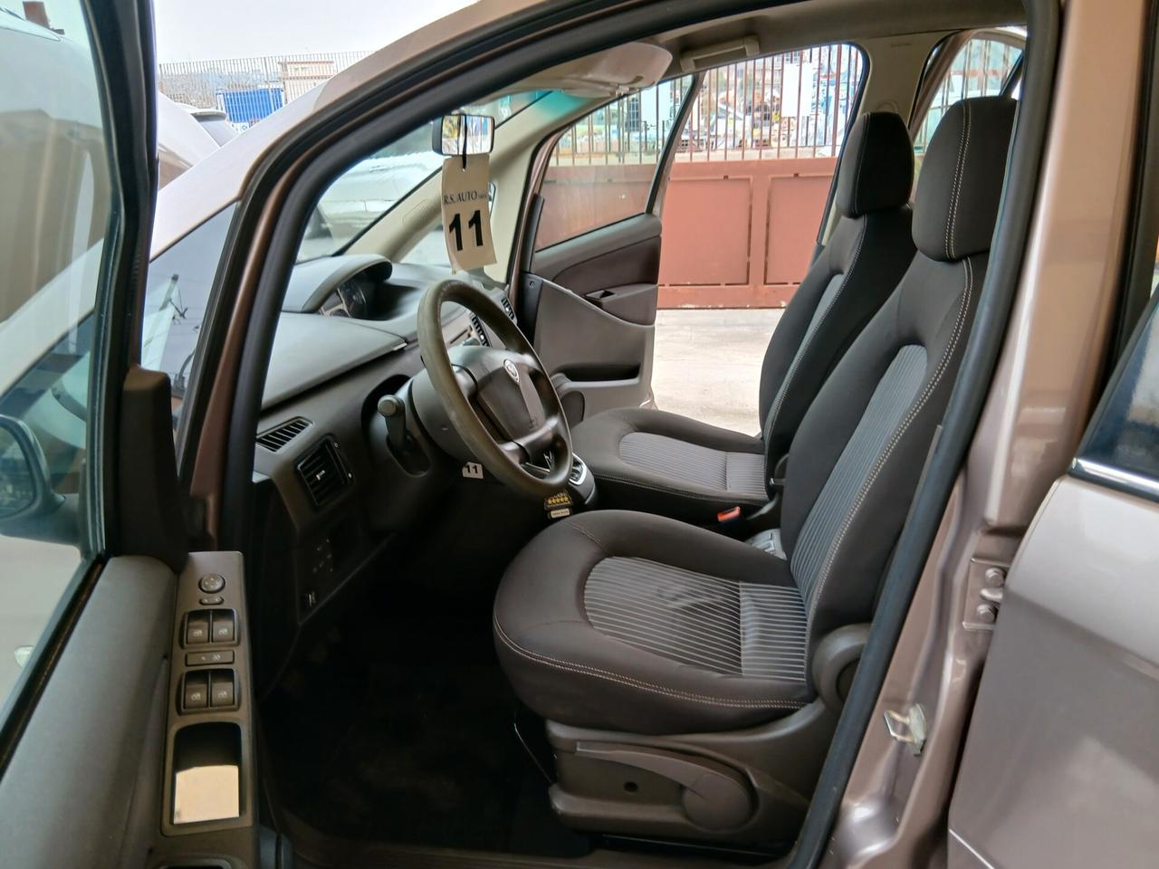 Lancia MUSA 1.4 Oro Ecochic GPL full 09