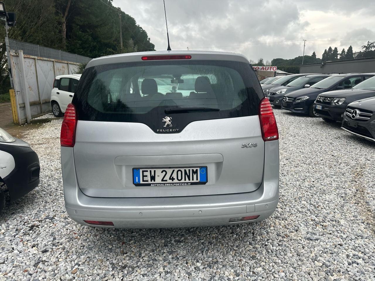 Peugeot 5008 1.6 HDi 115CV Business 7 Posti