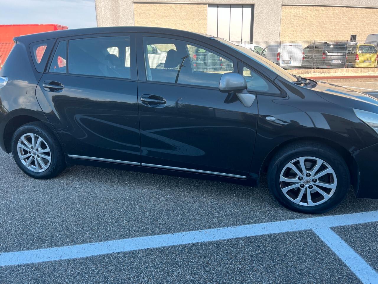 Toyota Verso 2.0 D-4-D Luxury Pack 7 posti TETTO PANORAMICO