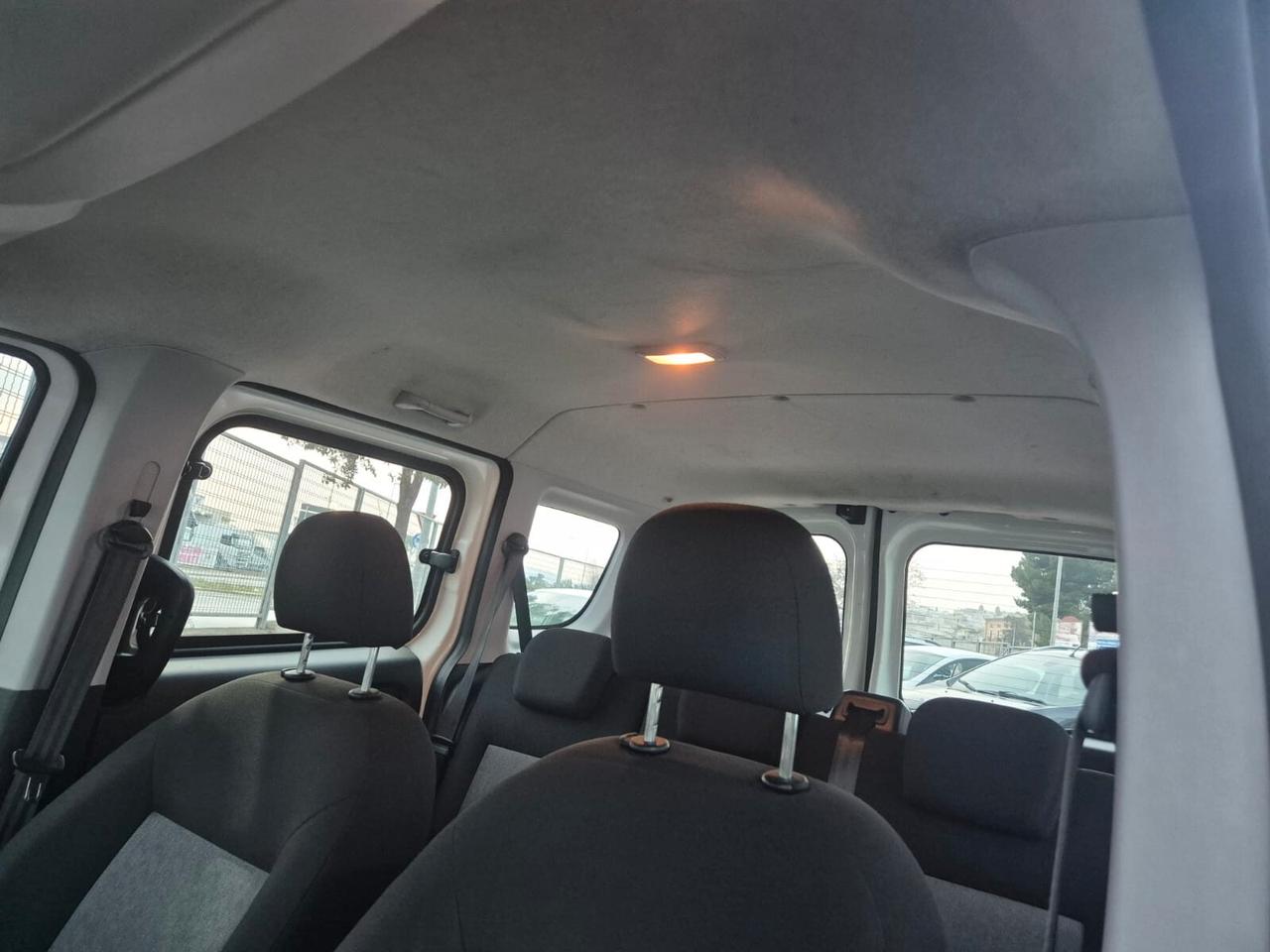 Fiat Doblo Cargo Combi 1.3 mjt 16v 95 CV E6