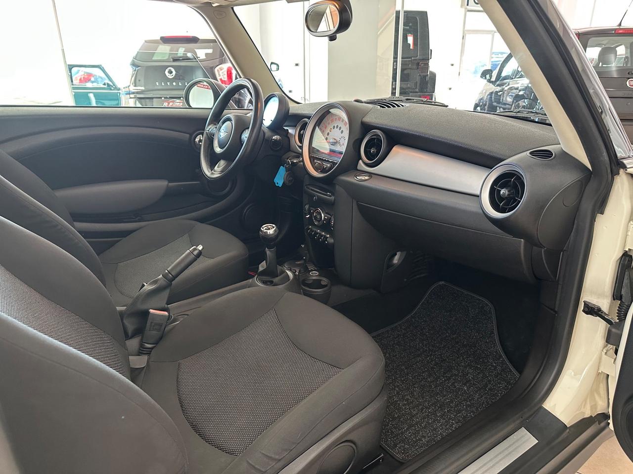 Mini 1.6 16V One (55kW)