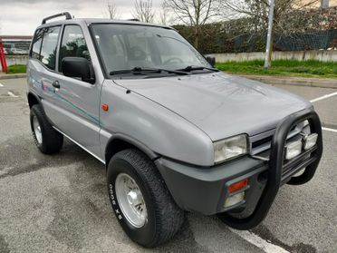Ford Maverick 2.4 i alias Nissan Terrano
