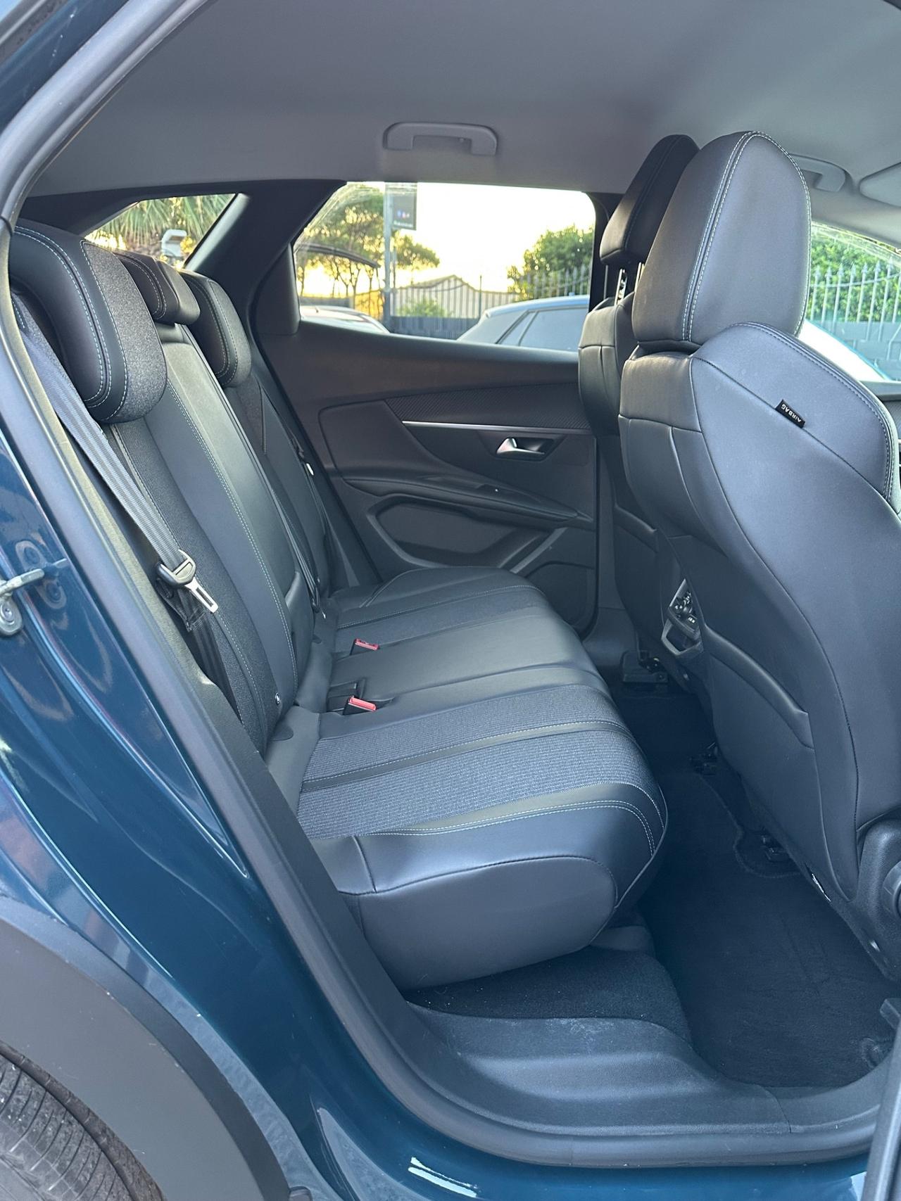 Peugeot 3008 1.5 HDI 130 EAT8 Allure Pack 2022