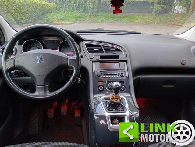 PEUGEOT 5008 1.6 HDi 110CV Tecno