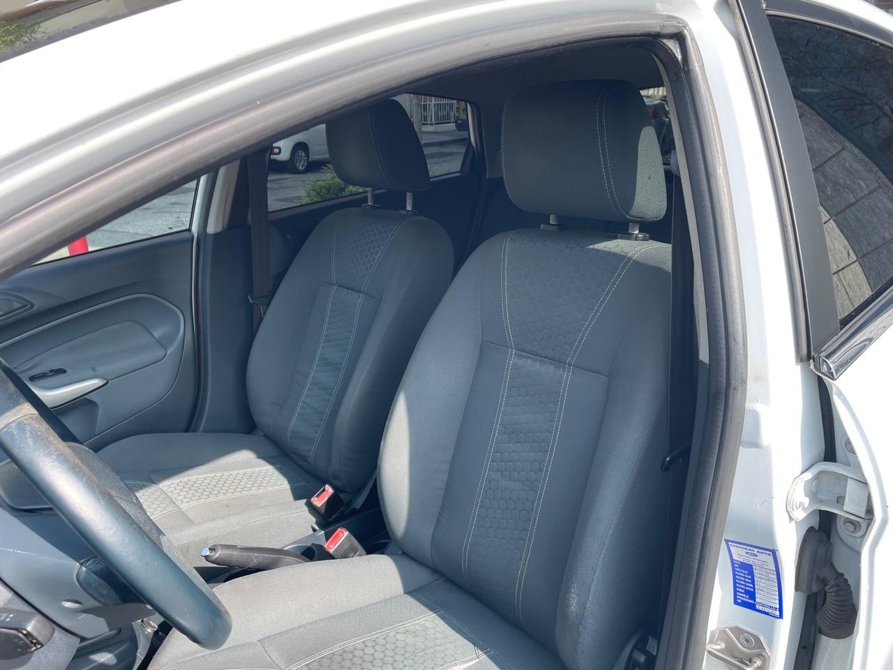 Ford Fiesta 1.4 TDCi 68CV 5 porte Titanium/GARANZIA