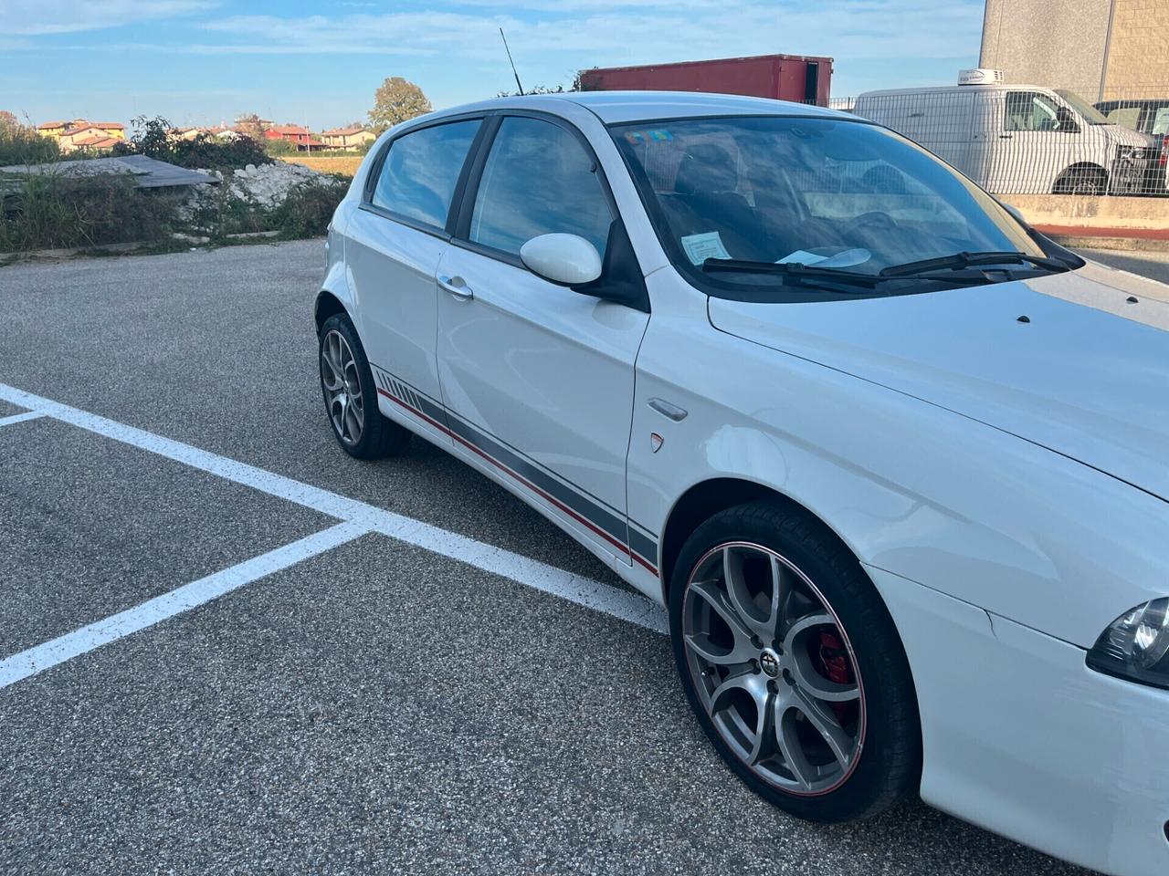 Alfa Romeo 147 1.9 JTDm Q2 (170) 5p. Ducati Corse