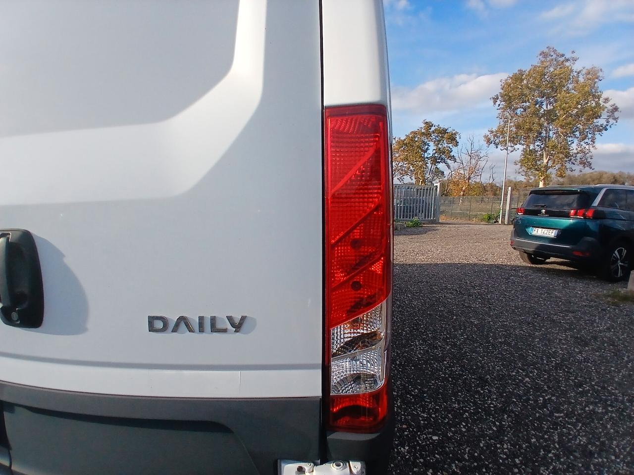 Iveco Daily 35 H2 2.3 TM PN Cabinato