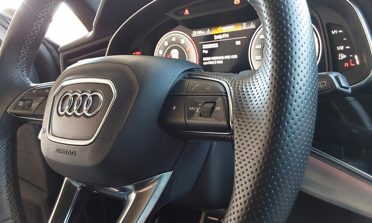 Audi Q8 55 TFSI e quattro tiptronic Sport