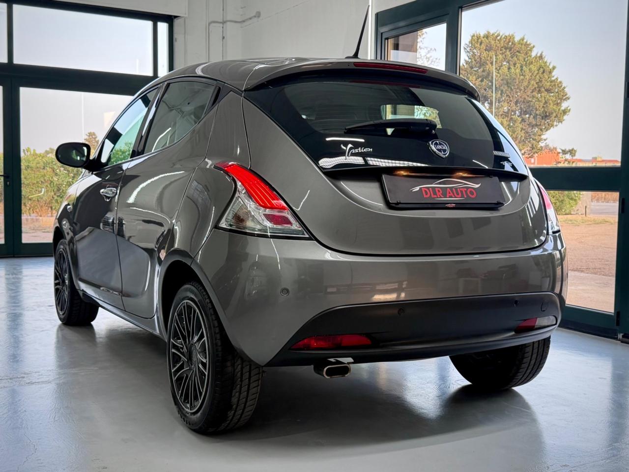 Lancia Ypsilon 1.0 FireFly 5 porte S&S Hybrid Gold